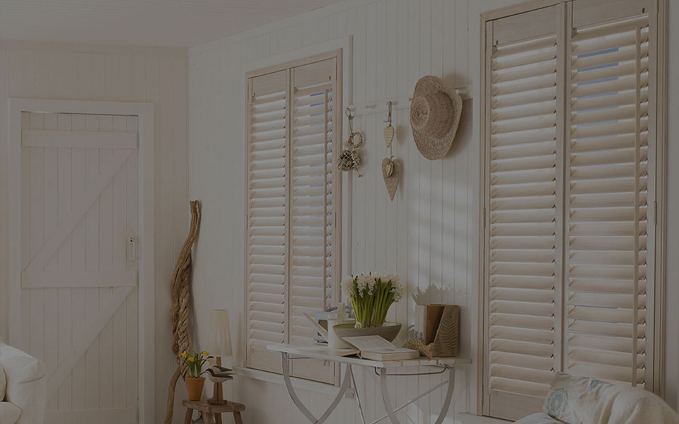 shutters-title-mobile